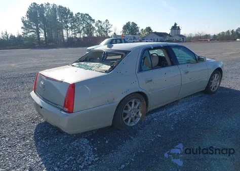 2011 Cadillac Dts Luxury Collection z USA, uszkodzony, nr VIN 1G6KD5E61BU115843